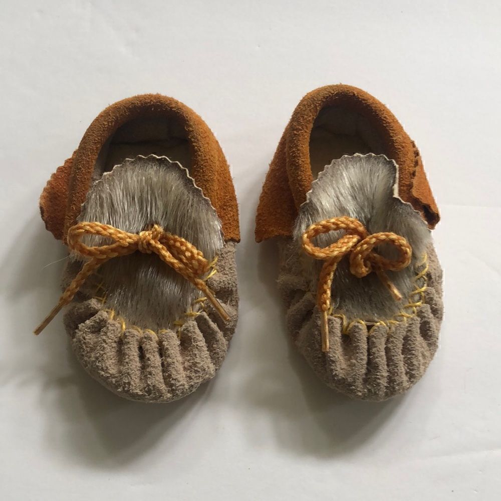 Baby moccasins leather, fur, wool size 6-12 months 4.5 inches long